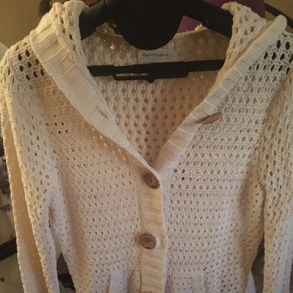 Abercrombie white knit button up sweater/cardi